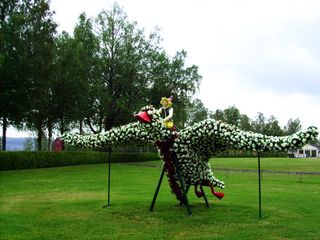 Nils Holgersson und Gänserich Martin am Park von Rottneros